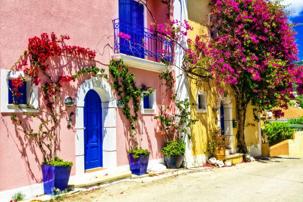 Colourful houses in Assos-Kefalonia-My Travel Monkey