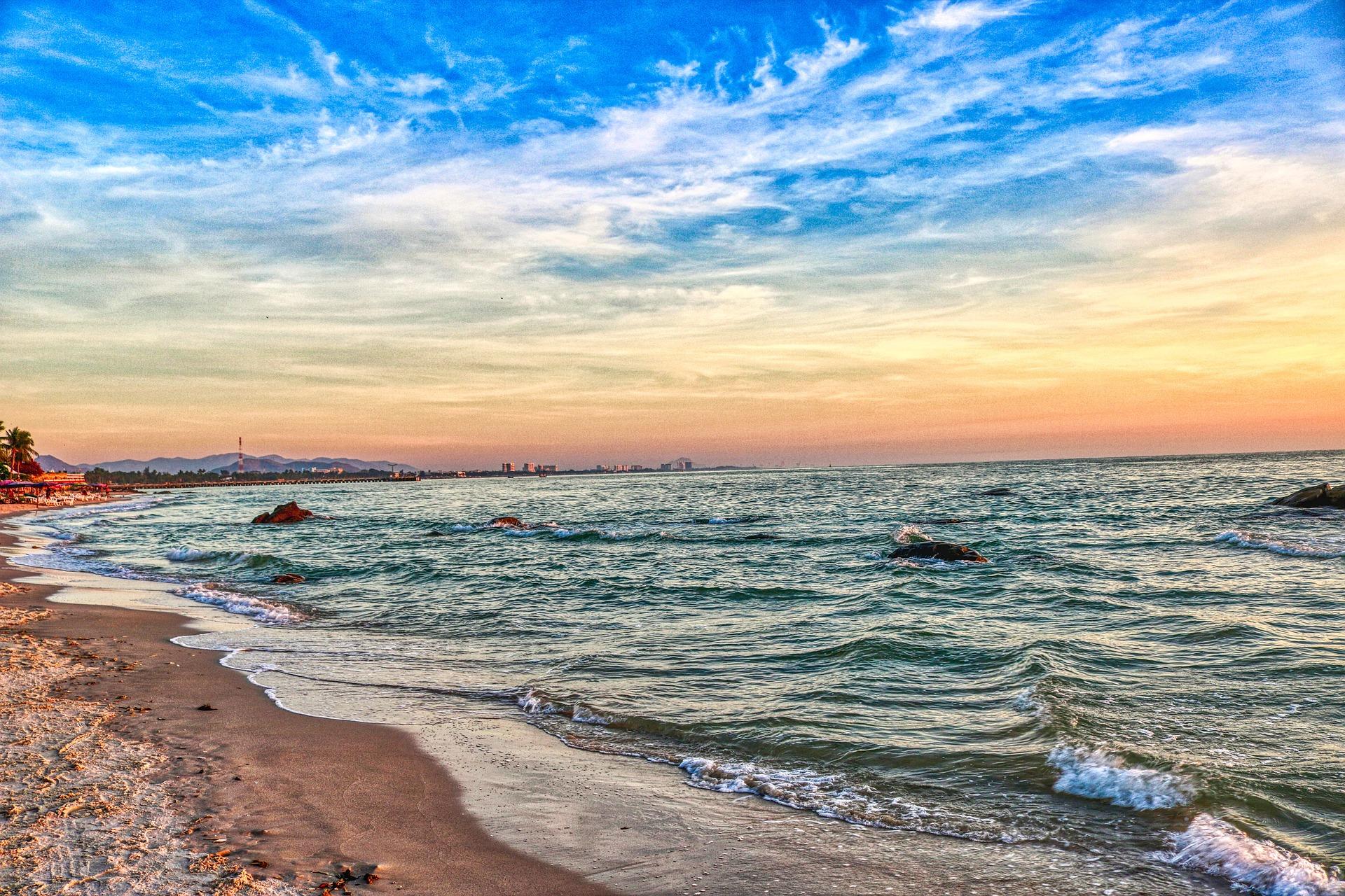 Hua Hin beach - My Travel Monkey