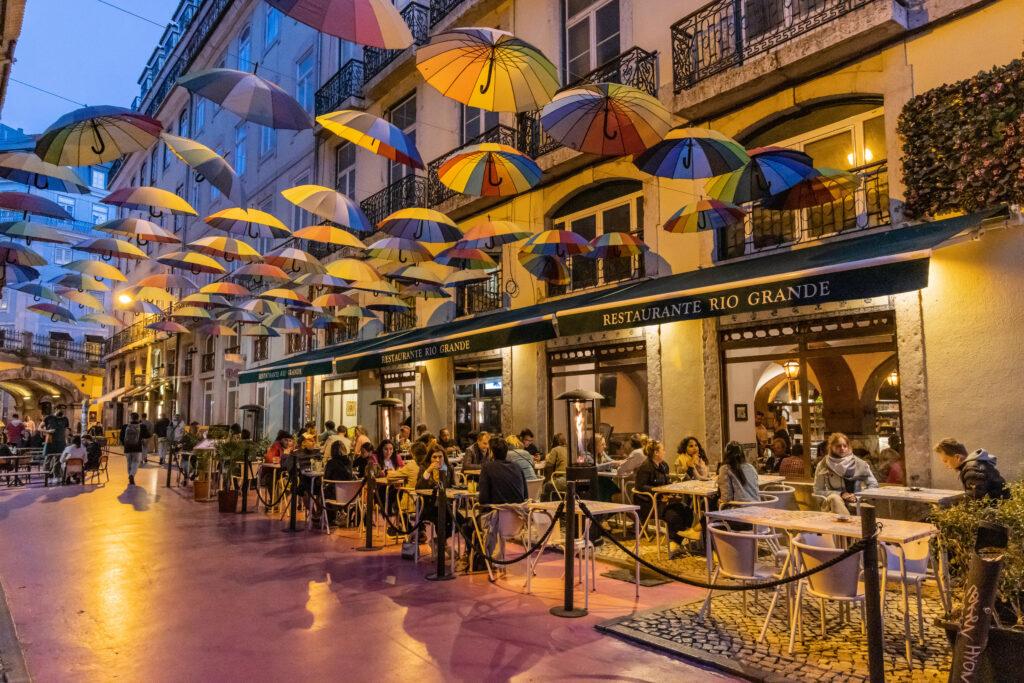 People eating out in Lisbon - My Travel Monkey